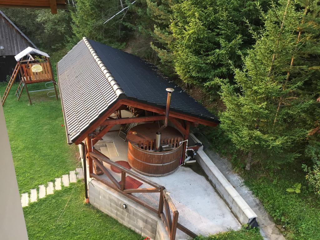 Apartments Huty Екстериор снимка