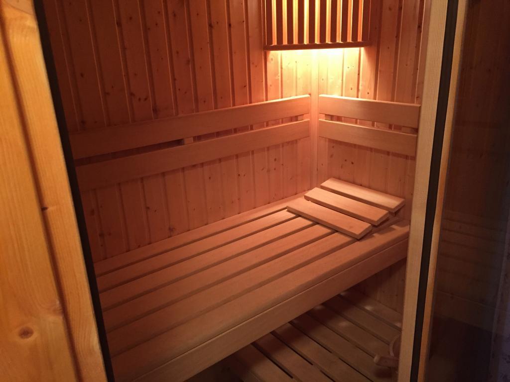 Apartments Huty Екстериор снимка