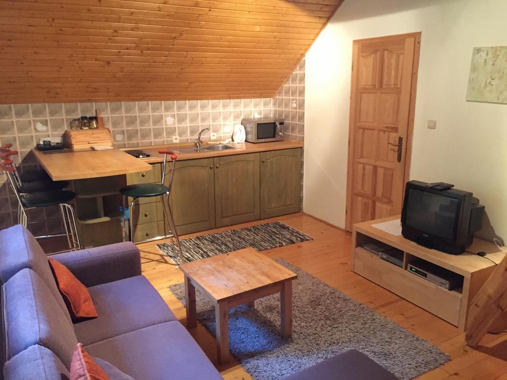 Apartments Huty Екстериор снимка