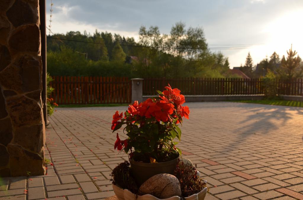 Apartments Huty Екстериор снимка