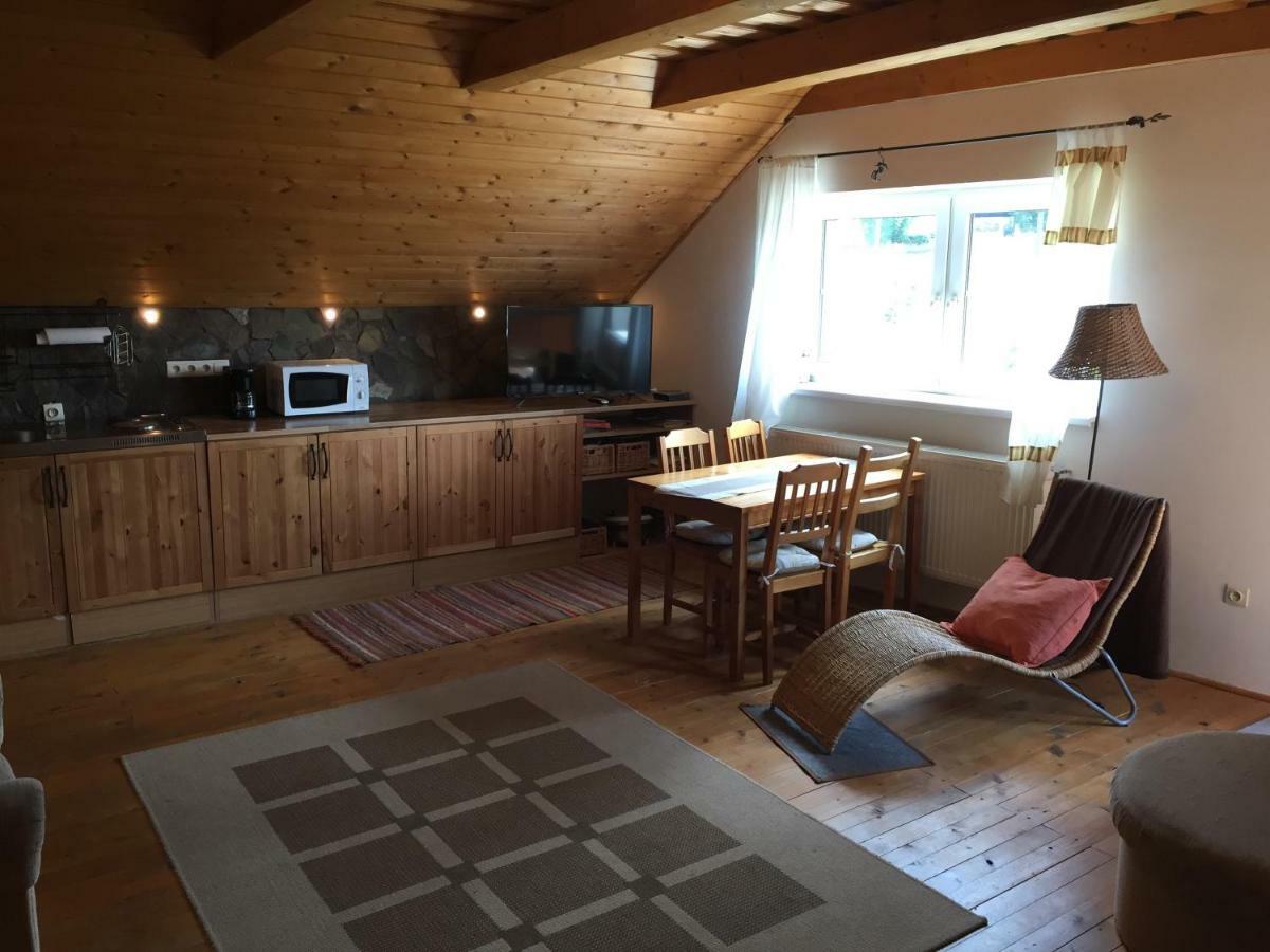 Apartments Huty Екстериор снимка