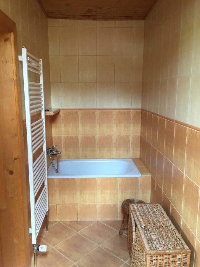 Apartments Huty Екстериор снимка